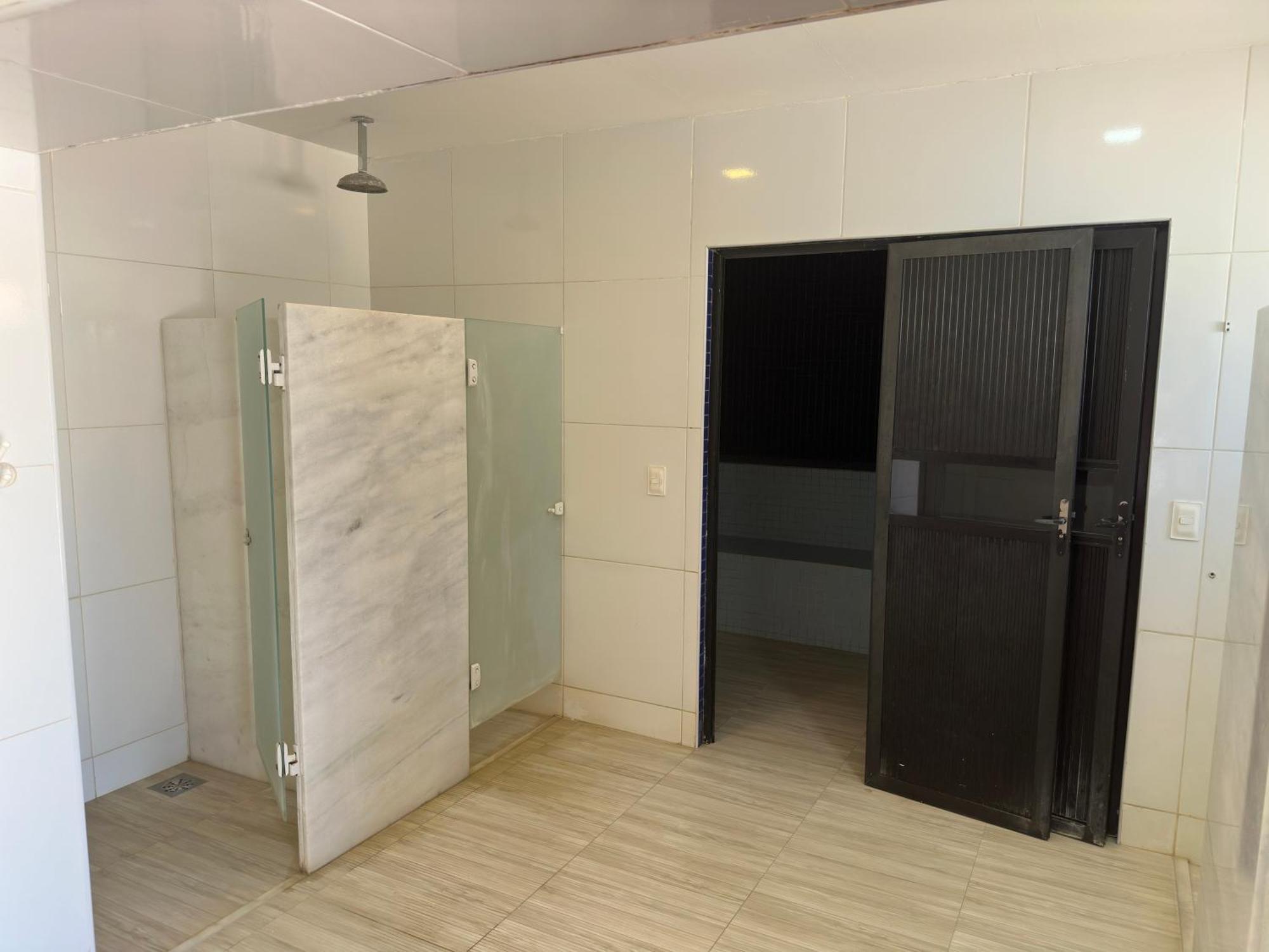 Flat Guarajuba 4 Quartos Terreo A Beira Mar - Pe Na Areia - Governanca Com Arrumadeira E Wi Fi Inclusos Camassari المظهر الخارجي الصورة