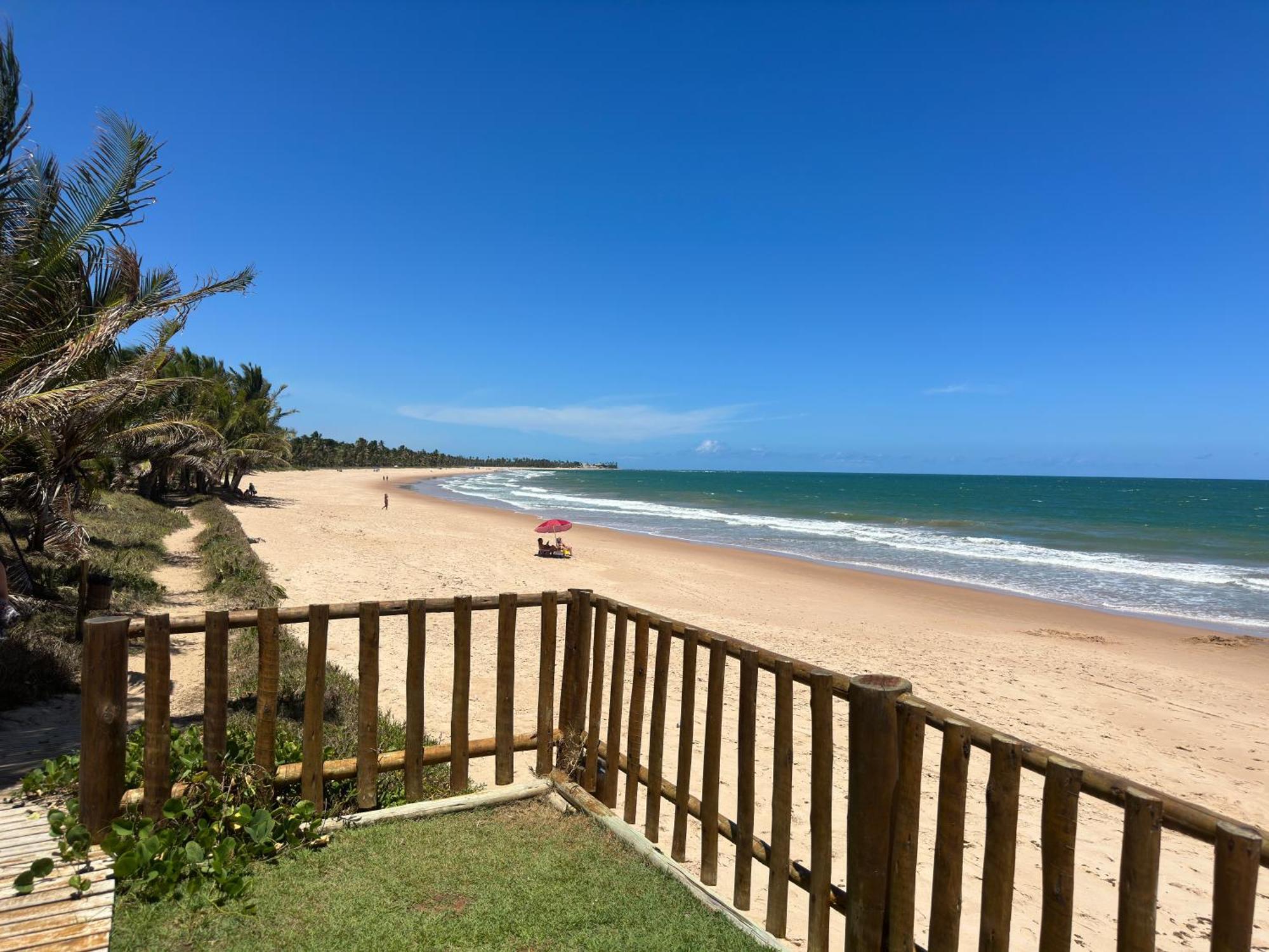 Flat Guarajuba 4 Quartos Terreo A Beira Mar - Pe Na Areia - Governanca Com Arrumadeira E Wi Fi Inclusos Camassari المظهر الخارجي الصورة