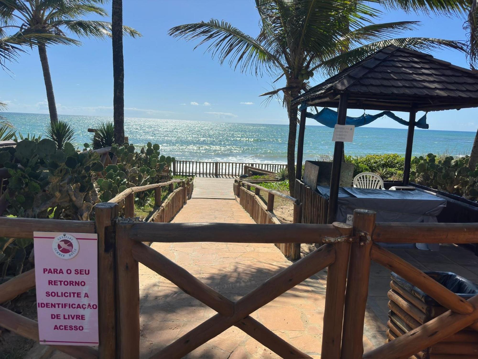Flat Guarajuba 4 Quartos Terreo A Beira Mar - Pe Na Areia - Governanca Com Arrumadeira E Wi Fi Inclusos Camassari المظهر الخارجي الصورة