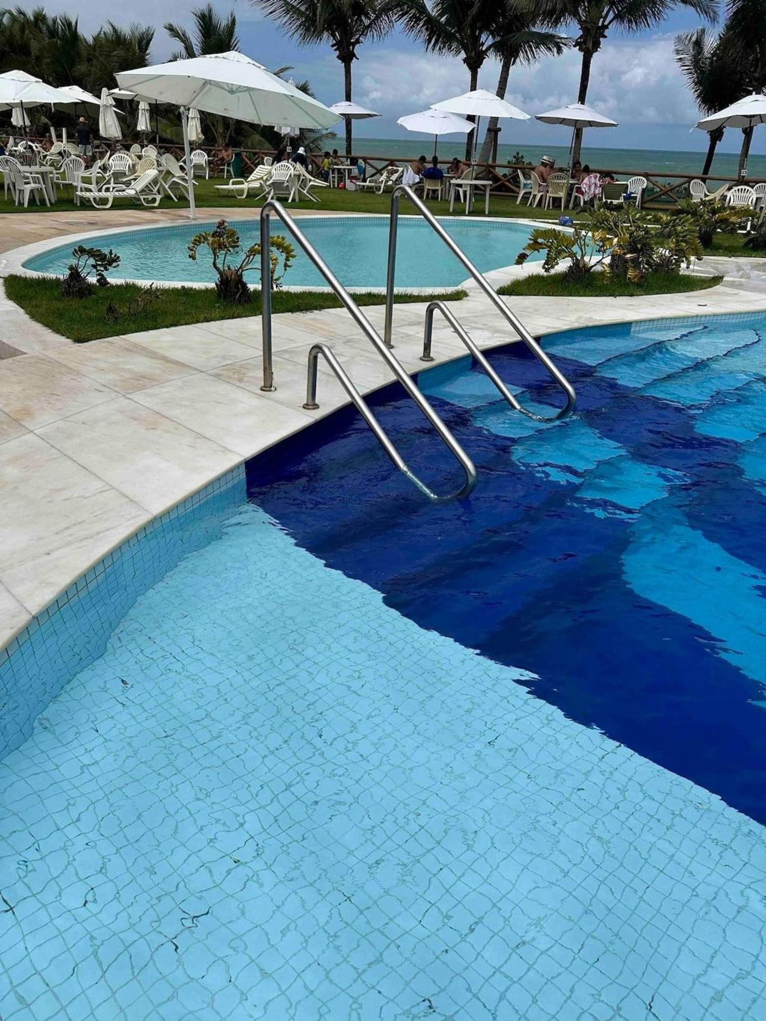 Flat Guarajuba 4 Quartos Terreo A Beira Mar - Pe Na Areia - Governanca Com Arrumadeira E Wi Fi Inclusos Camassari المظهر الخارجي الصورة
