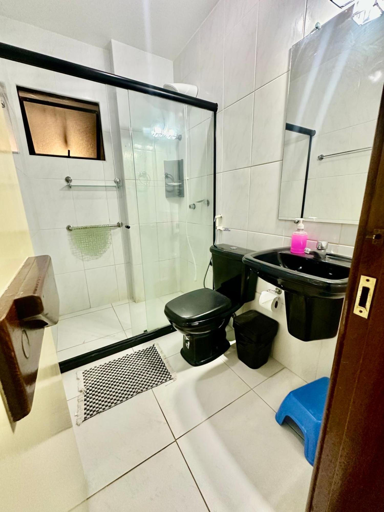Flat Guarajuba 4 Quartos Terreo A Beira Mar - Pe Na Areia - Governanca Com Arrumadeira E Wi Fi Inclusos Camassari المظهر الخارجي الصورة