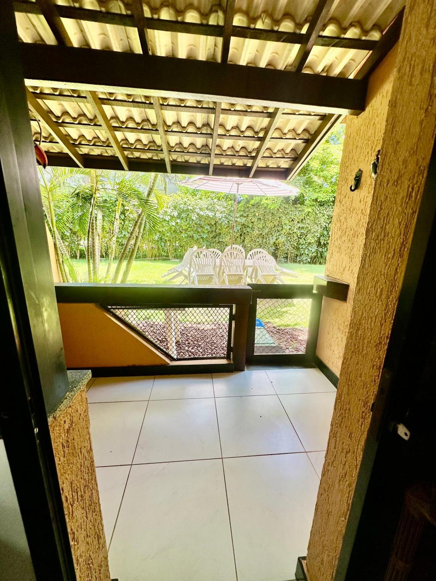 Flat Guarajuba 4 Quartos Terreo A Beira Mar - Pe Na Areia - Governanca Com Arrumadeira E Wi Fi Inclusos Camassari المظهر الخارجي الصورة